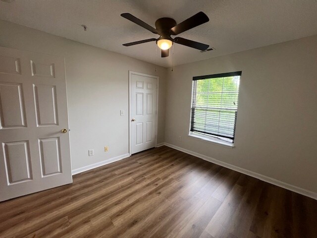 Building Photo - 905 Hanahan Ct