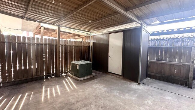 Building Photo - 4205 Benard Ct