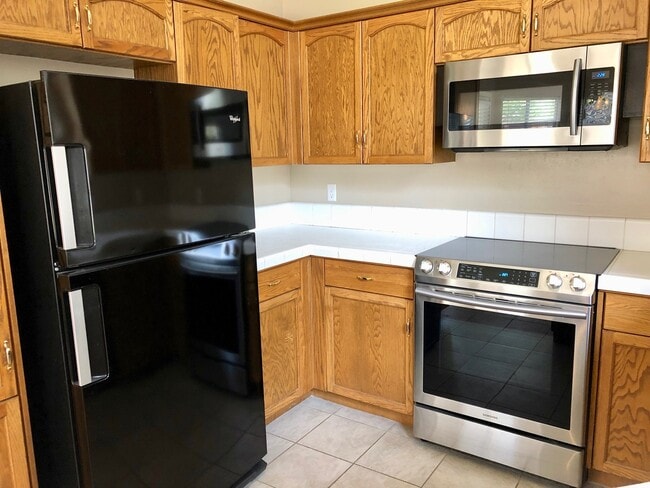 Building Photo - $2,550 Champlain & Shepherd, 4 Bedroom hom...