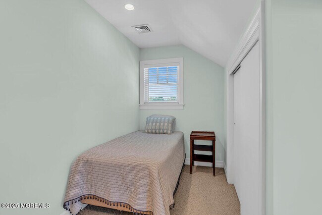 Building Photo - 420 Tuttle Ave