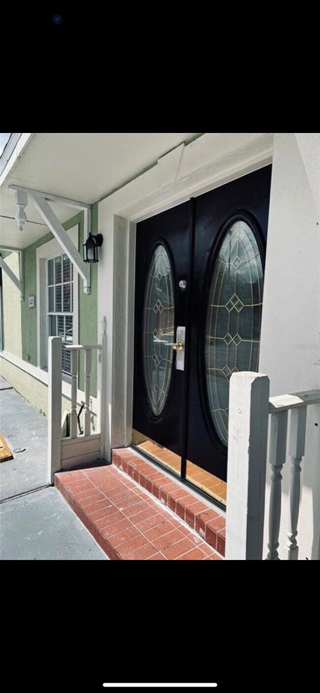 Building Photo - 1005 Universal Rest Pl