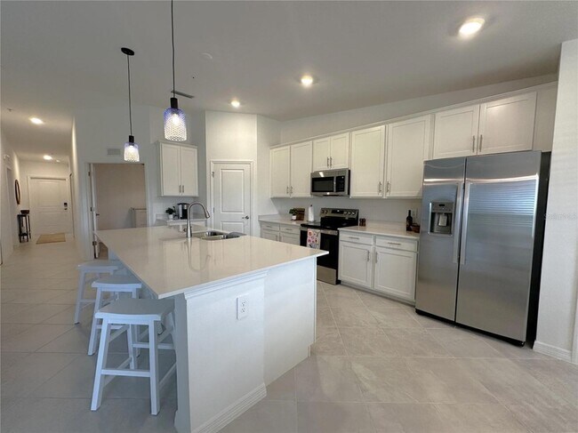 Building Photo - 14221 Heritage Landing Blvd