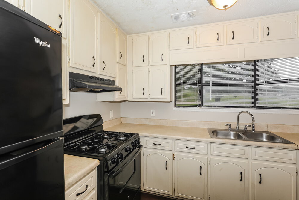 Building Photo - 8194 Canyon Forge Dr