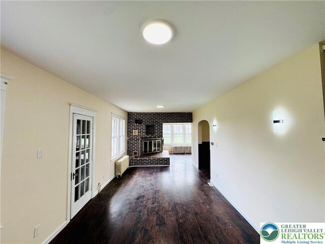 Building Photo - 2619 Broad St