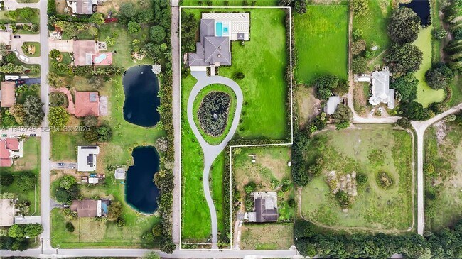 Building Photo - 3320 SW 121st Ave