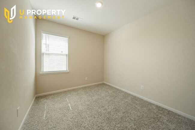Building Photo - 1817 Dahlia Way