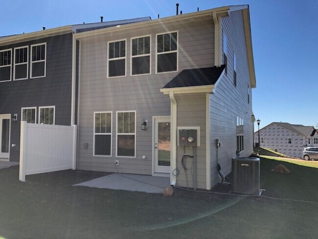 Building Photo - Brand New END UNIT North of Main St  3 miles from Downtown Greenville and I-385.