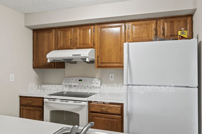 Building Photo - 902 Aspen Dr