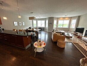 Building Photo - 81 Boylston St