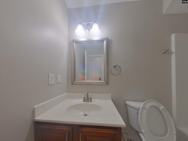 Building Photo - 621 Staffwood Dr