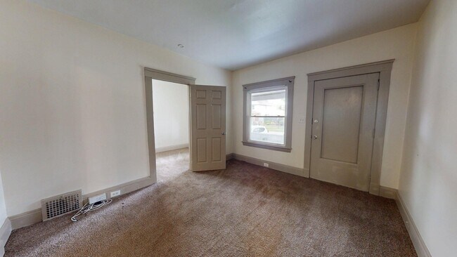 Building Photo - 3339 W.84th