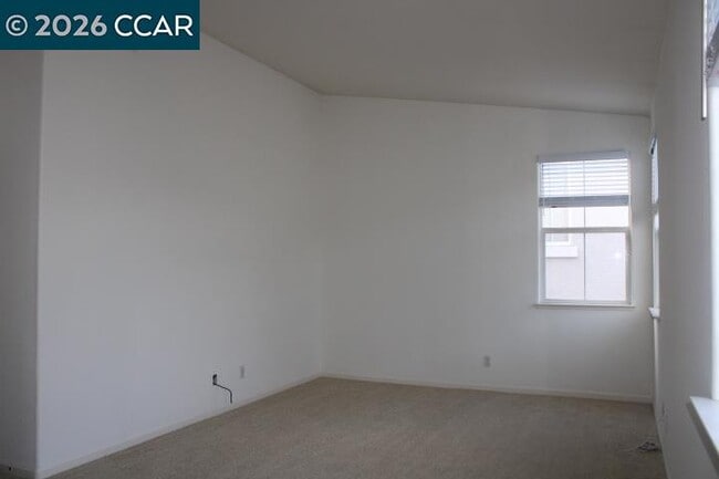 Building Photo - 524 Rosewood Ln