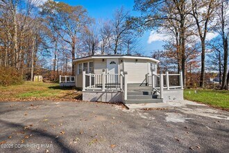 Building Photo - 202 Palomino Pl