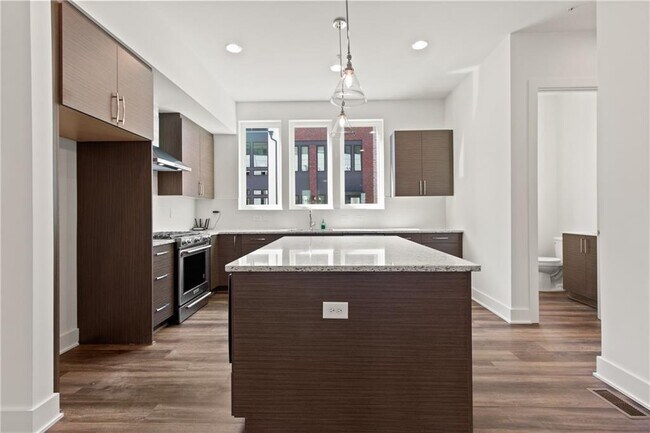 Building Photo - 1292 Chelsea Cir NW