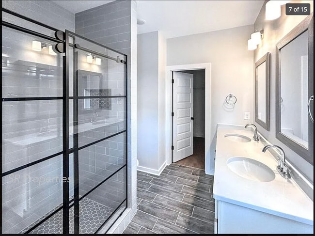 Building Photo - 1200 Windsor Sq