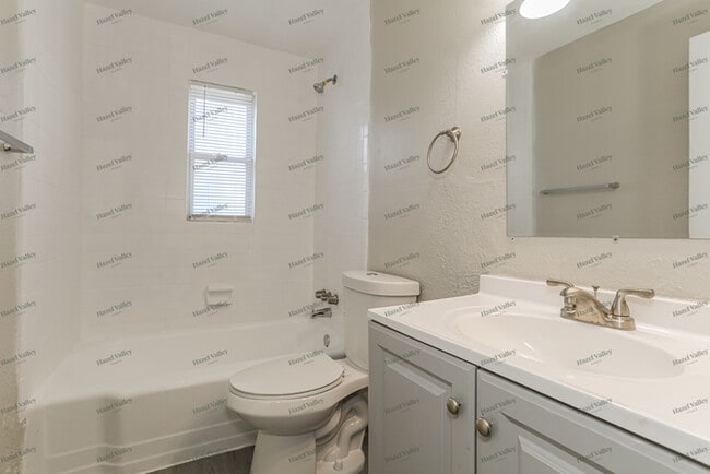 Building Photo - 3264 Warfield Ave