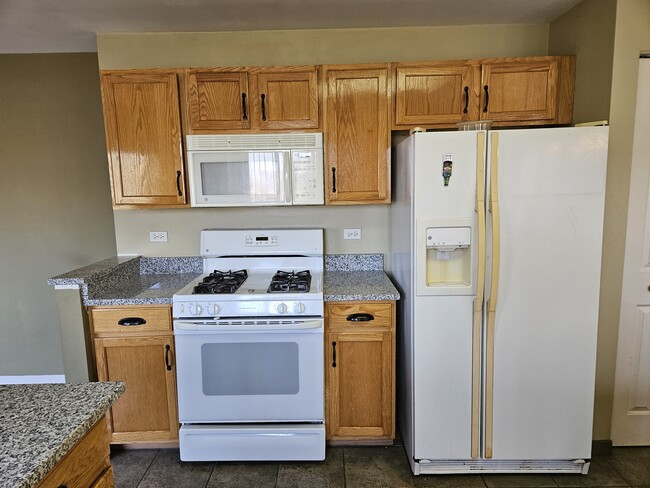 Kitchen - 1421 Meadowsedge Ln