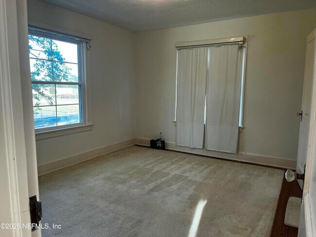 Building Photo - 1924 Arcadia Pl