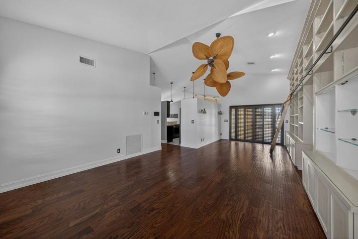 Building Photo - 9121 Paragon Way