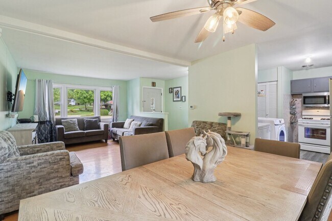 Building Photo - 2610 Killarney Dr