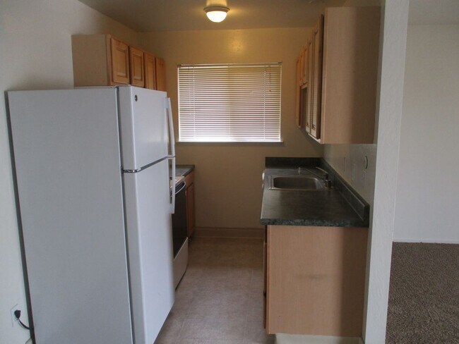 Building Photo - NICE DUPLEX NEAR EASTERN  MARCONI