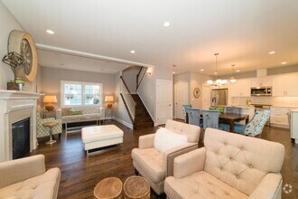 Building Photo - Luxury 3-Bed/1.5 Bath East Rock Condo Avai...