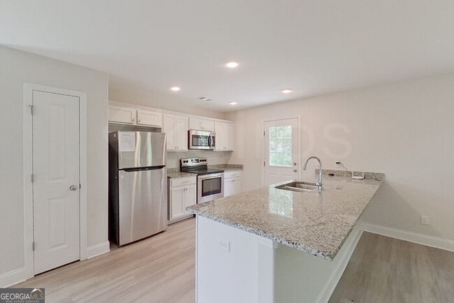 Building Photo - 223 Western Red Cedar Dr