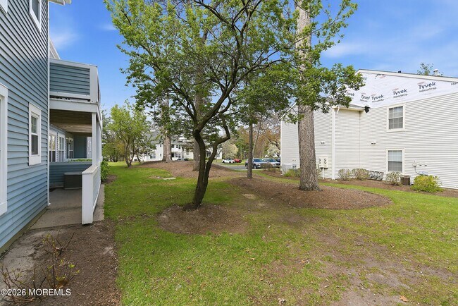 Building Photo - 327 Sequoia Ct