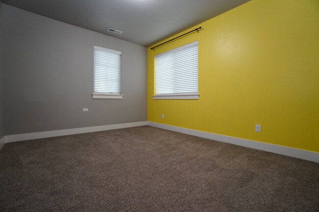 Building Photo - 2303 E Fratello St