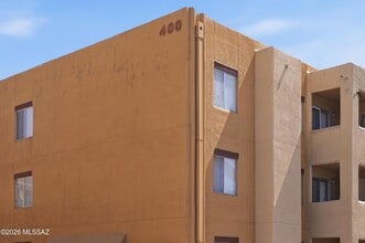 Building Photo - 1810 E Blacklidge Dr