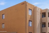 Building Photo - 1810 E Blacklidge Dr