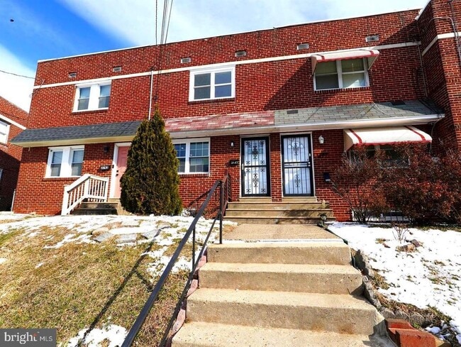 Building Photo - 37-45 Schleicher Ave