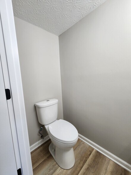 Building Photo - 7497 Stonetrail Way