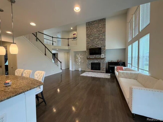 Building Photo - 5791 Northford