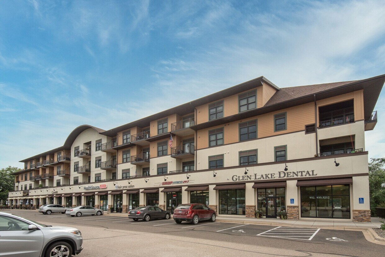 Oaks Glen Lake Apartments Minnetonka