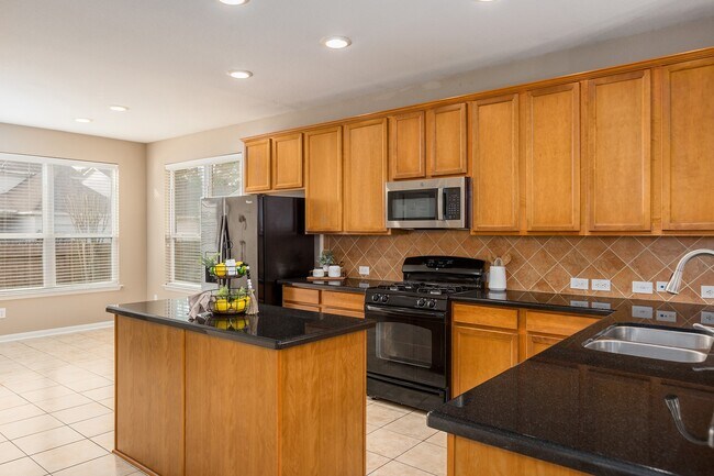 Building Photo - 17255 Mitchell Pass Ln