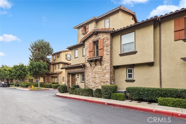 Building Photo - 100 Coral Rose