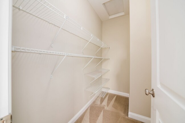 Building Photo - 8865 Sweetshade Dr