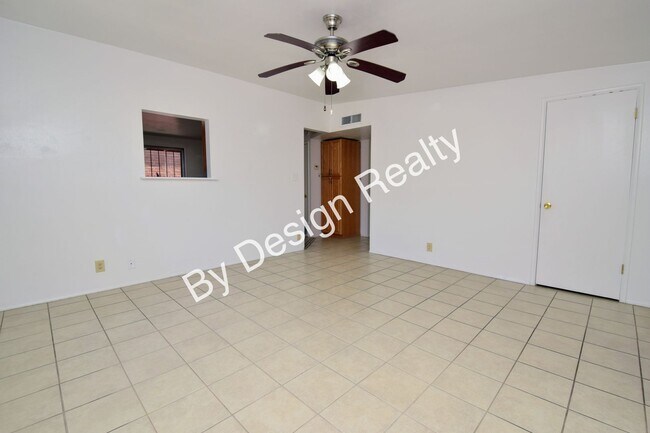Building Photo - 3 Bed 2 Bath Midtown Duplex with Covered Parking & Storage
