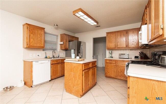 Building Photo - 4310 Neta Dr