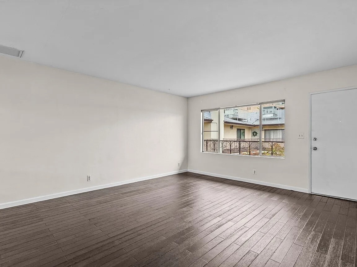 Building Photo - 312 N Louise St