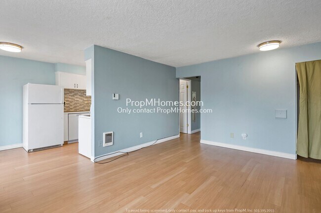 Building Photo - Well-Located Tigard Apartment – Cozy, Clea...