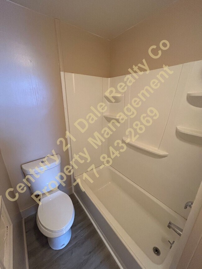 Building Photo - 815 Locust St