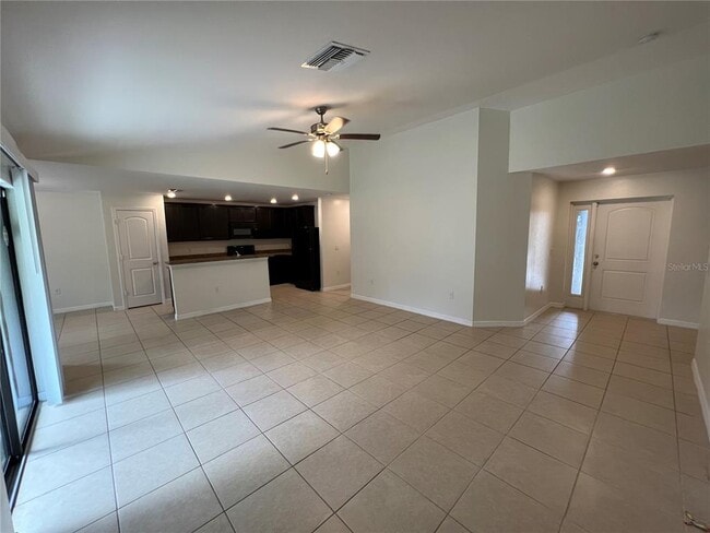 Building Photo - 818 La Salle Ave