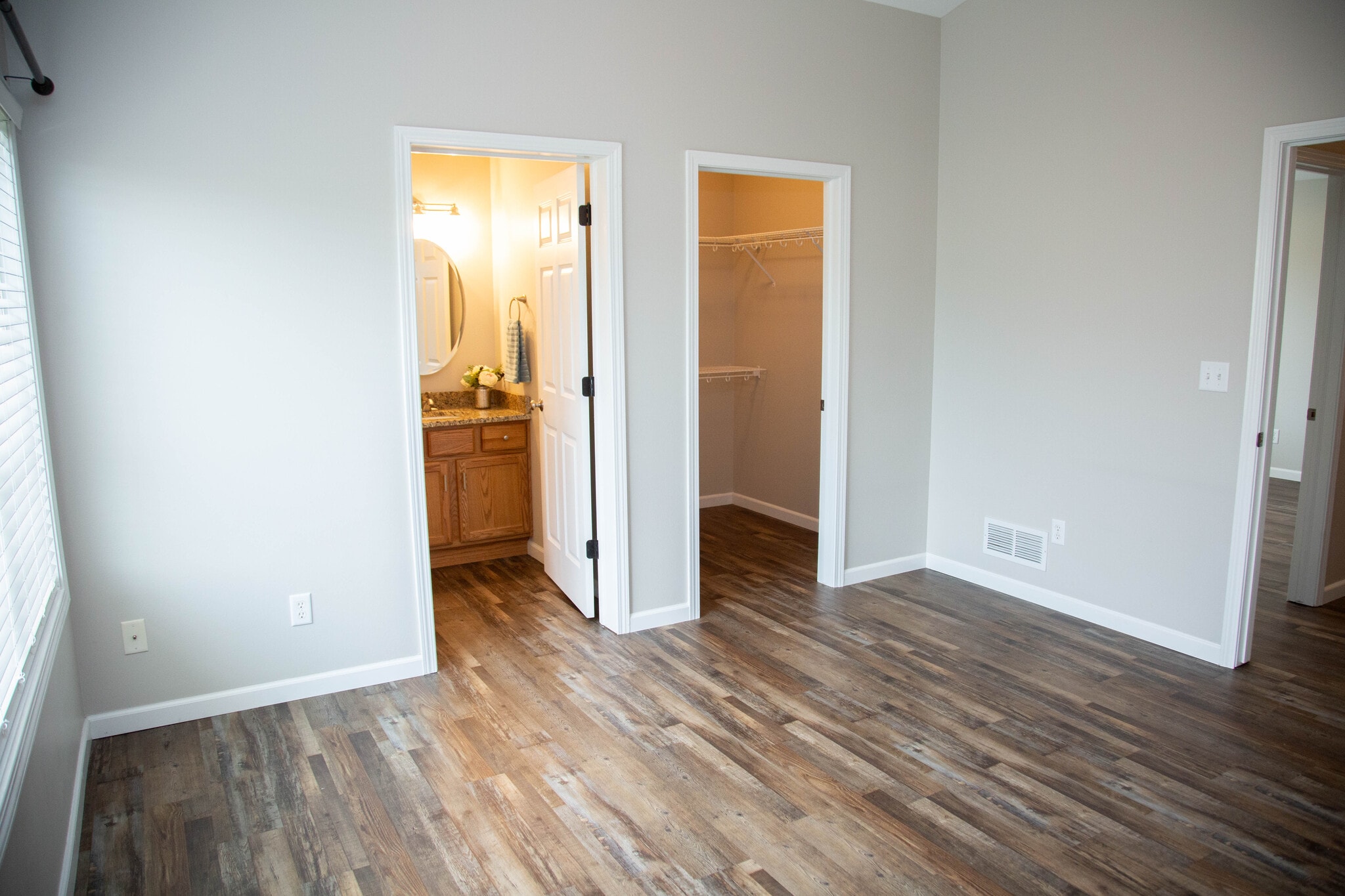 Building Photo - 2270 Fawn View Dr