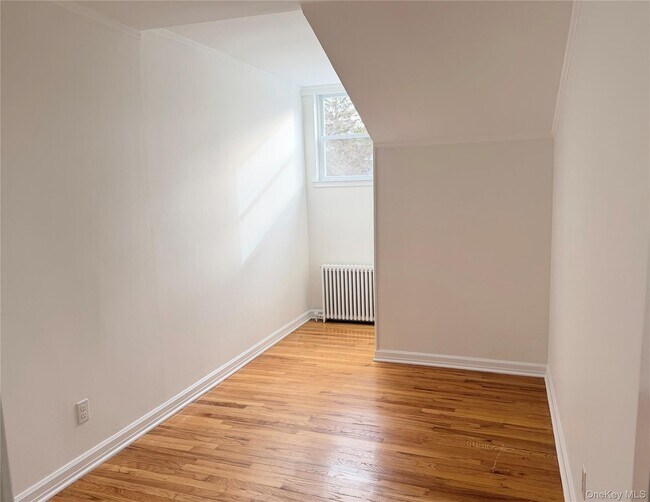 Building Photo - 6 Oakland Ct