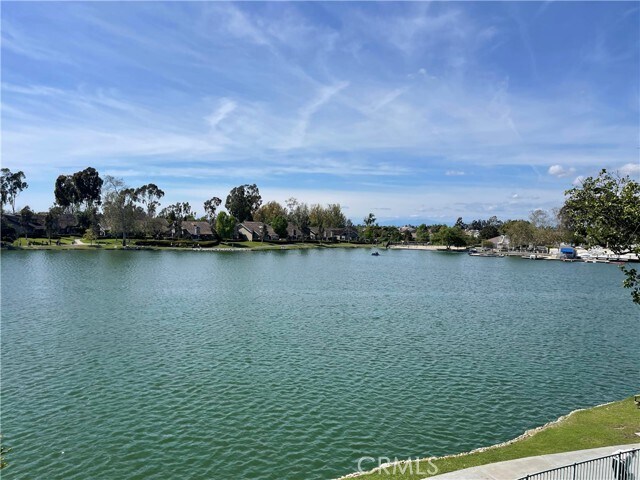 Building Photo - 17 Fallbrook