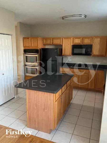 Building Photo - 77 Henson Ct