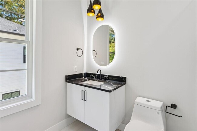 Building Photo - 115 Thome Dr