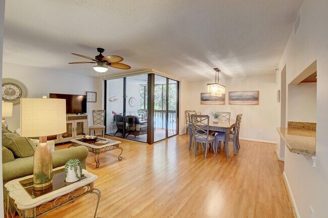 Building Photo - 950 Lavers Cir